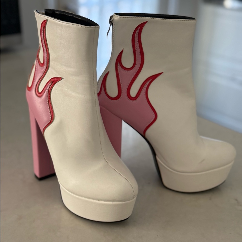 FRANKIE HSU Womens Pink Fire Platform Boots White and Pink Ankle Boots size 6